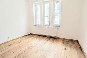 *Schöne 3-Zi.-Obergeschoss-Wohnung ruhiger Lage von Bad Cannstatt. Erstbezug nach Modernisierung* – Kissinger Straße 68, 70372 Seelberg, Stuttgart – Vorschaubild 3