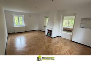 Historisch sanierte 5-Zimmer-Altbauwohnung mit Kamin, Balkon & hochwertiger Ausstattung