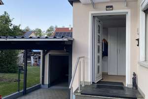 Schönes Wohnhaus mit zwei Wohnungen, Garten, Garage und Carport in ruhiger Lage. – Die vollständige Adresse der Immobilie erhältst du vom Anbieter., 93437 Furth im Wald – Vorschaubild 3