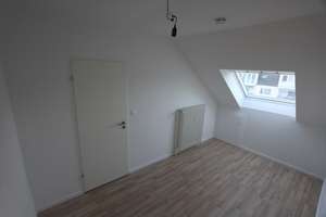 Provisionsfreie 3-Zimmer-Dachgeschosswohnung mit Stellplatz in Braunschweig-Hondelage – Veilchenweg 2, 38108 Hondelage, Braunschweig – Vorschaubild 3