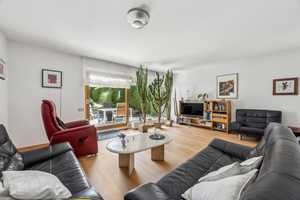 Attraktives Reiheneckhaus mit 2 Garagenstellplätzen – Stuttgart – Vorschaubild 3