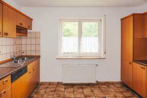 CHARMANTES EIN-ODER-ZWEIFAMILIENHAUS MIT VIEL PLATZ  – Bodenseekreis – Vorschaubild 8