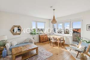 Über den Dächern von Tempelhof – Zwei Balkone, Weitblick & Abendsonne