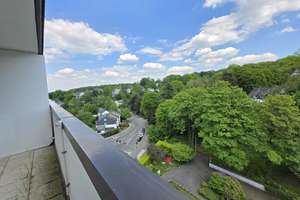 Exklusive Wohnung in Wuppertal mit zwei Balkonen und TG-Stellplatz