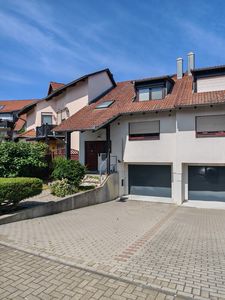 Hochwertiges Reihenhaus mit Keller u. Garage in idyll. Lage am Fließ im Cottbuser Stadtteil Döbbrick