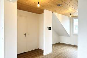 sehr schöne Dachgeschosswohnung (3.OG, ohne Aufzug)  mit 5 Zimmern und großzügigem Balkon - im Herze – 68309 Käfertal, Mannheim – Vorschaubild 3