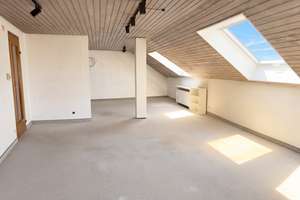 Dachgeschosswohnung mit besonderem Flair – Die vollständige Adresse der Immobilie erhältst du vom Anbieter., 70469 Feuerbacher Tal, Stuttgart – Vorschaubild 2