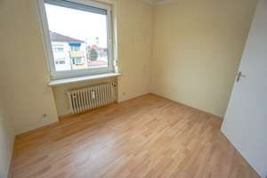 72 qm mit Wow-Effekt: lichtdurchflutet und charmant, frei gestaltbare 3 Zi.- Wohnung mit Aufzug – Die vollständige Adresse der Immobilie erhältst du vom Anbieter., 80809 Am Riesenfeld, München – Vorschaubild 6