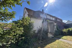 Interessante Doppelhaushälfte in guter Wohnlage von Vaihingen mit viel Potential – Die vollständige Adresse der Immobilie erhältst du vom Anbieter., 70569 Büsnau, Stuttgart – Vorschaubild 2