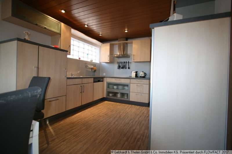 Immobilie in Bad Königshofen im Grabfeld - Einfamilienhaus mit Ausbaupotenzial, Wellnessbereich und großer Scheune - Bild 5