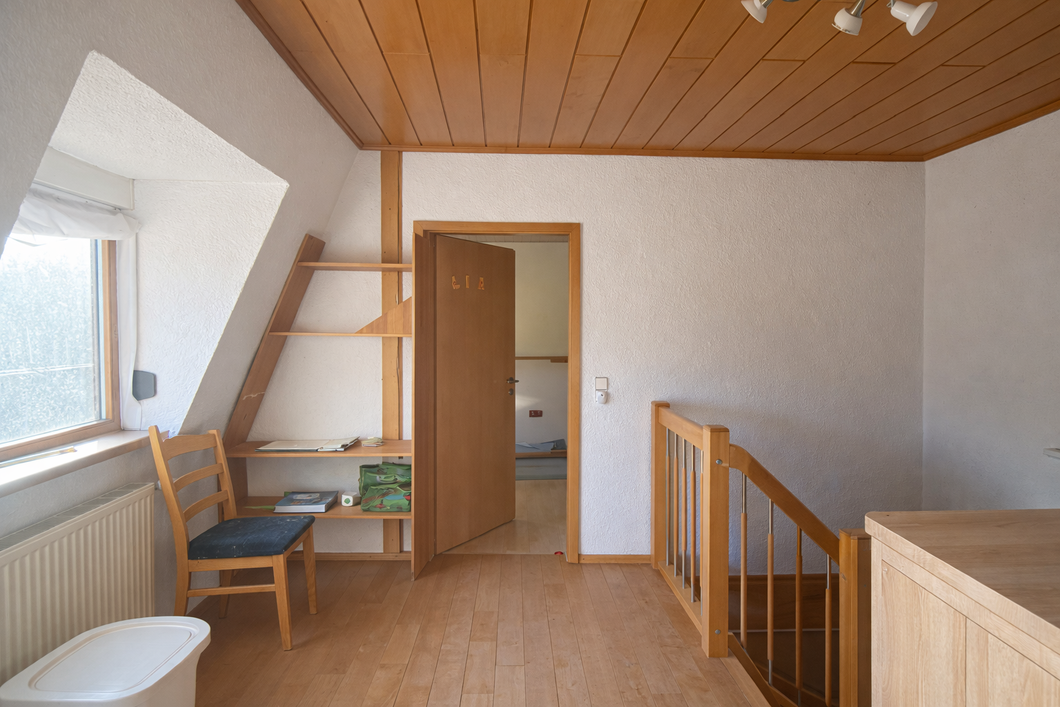 Immobilie in Steinalben - Zimmermannshaus mit viel Holz, Doppelgarage und Gestaltungsspielraum - Bild 6