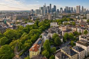 Rarität: Ensemble mit 18 Wohnungen, 5 Büro/Gewerbe, Garagen + Stellplätzen im Alleinauftrag