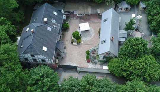 Bild von Einzigartiges Juwel im Rhein-Main Gebiet: Historisches Anwesen am Teichufer mit 1530m² Grundstück