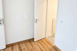 Frisch renoviert & hell – großzügige 1 Zimmer Wohnung mit neuer Küche in Düsseldorf-Unterrath – 40637 Unterrath, Düsseldorf – Vorschaubild 3