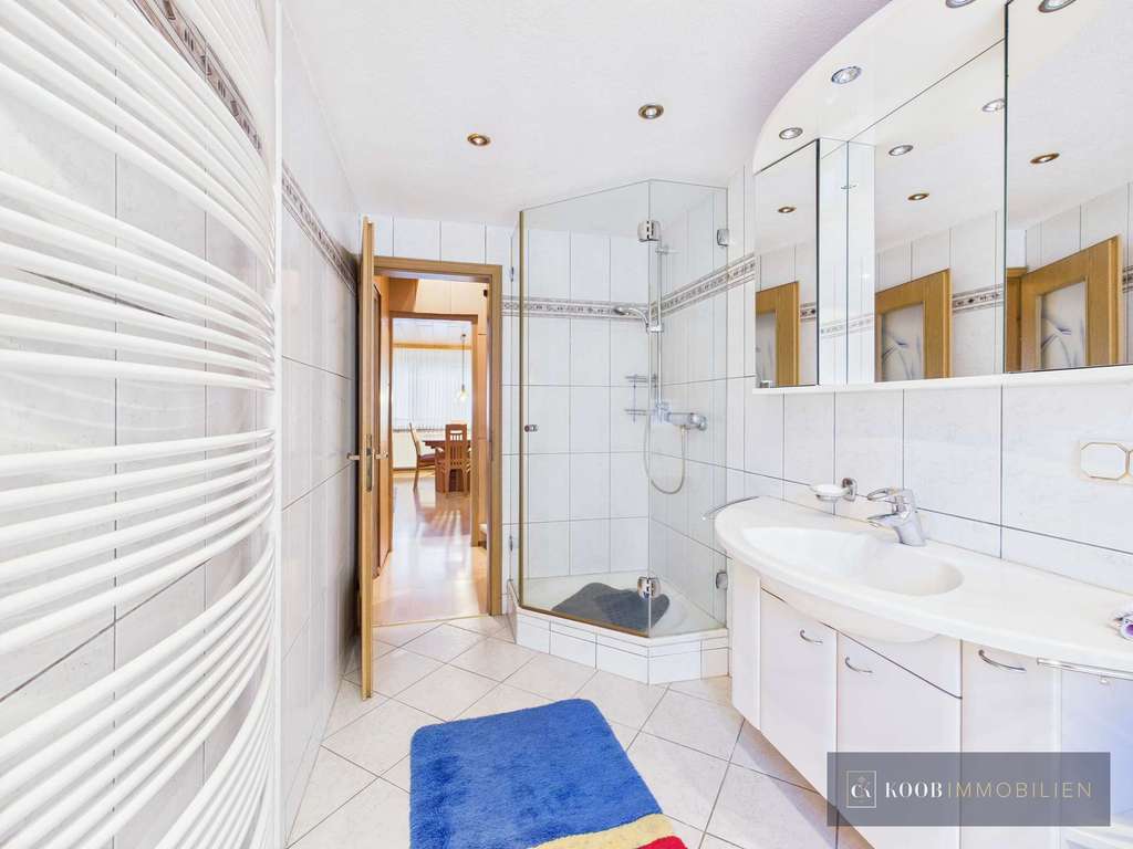 Immobilie in Sankt Ingbert - Wohnen & Vermieten möglich: Gepflegtes 1–2-Familienhaus mit Garage und großem Grundstück in IGB - Bild 3