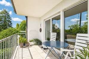 RUHIGES WOHNEN MIT BLICK INS GRÜNE - CHARMANTE MAISONETTE MIT BALKON UND TERRASSE AM MOOSBACHTAL