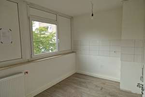 Hier fühlen Sie sich wohl und genießen den Ausblick: renoverte 3-Zimmer-Wohnung mir Balkon! – 44359 Nette, Dortmund – Vorschaubild 4