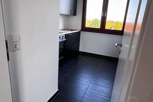 Erstbezug nach Renovierung: Moderne 2ZKB mit großer Dachloggia, EBK und Stellplatz – Eppelheimer Str. 3, 68723 Plankstadt – Vorschaubild 14