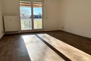 Ruhig gelegene 3-Raum Wohnung mit Balkon – Friedrich-Ludwig-Jahn-Straße 9, 39240 Calbe (Saale) – Vorschaubild 2