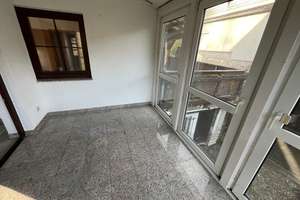 In schöner Ortsrand-/ Aussichtslage: Gepfl. EFH, u. a. mit Wintergarten, Kaminofen, Fußbodenheizung – Alte Weinstraße 33, 98554 Benshausen – Vorschaubild 21