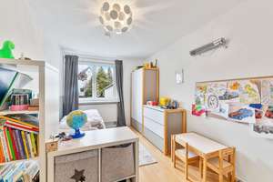 Attraktives Dreifamilienhaus in Stuttgart-Vaihingen – Traumgarten & freie EG-Wohnung – Die vollständige Adresse der Immobilie erhältst du vom Anbieter., 70563 Heerstraße, Stuttgart – Vorschaubild 8