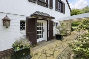 Charaktervolle Villa mit Pool, parkähnlichen Garten und zusätzlichem Grundstück in bevorzugter Lage – Die vollständige Adresse der Immobilie erhältst du vom Anbieter., 30559 Kirchrode, Hannover – Vorschaubild 11