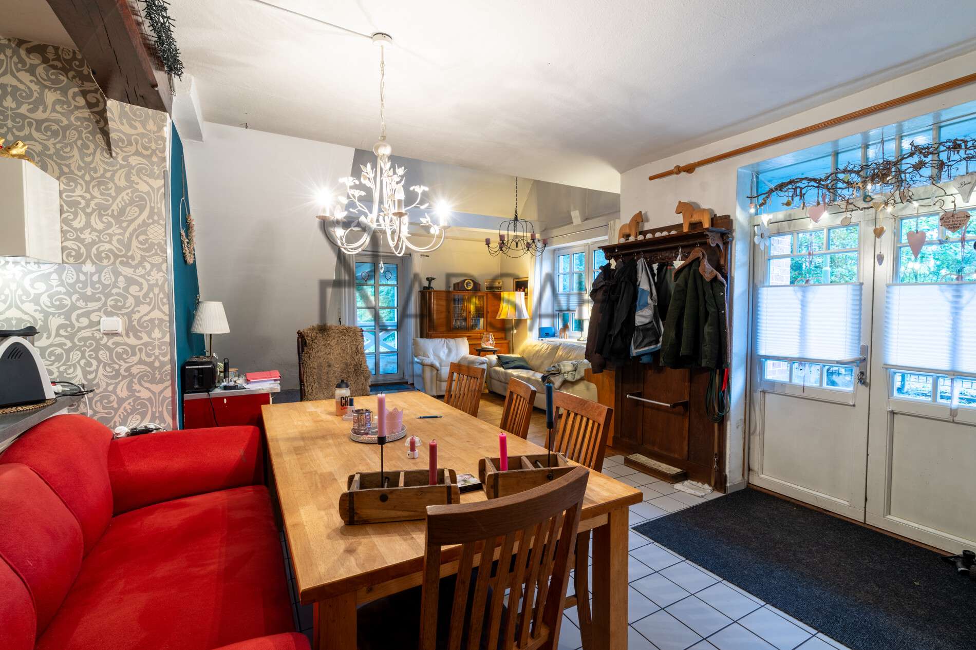 Immobilie in Harsefeld - Schöner Reiterhof mit Niedersachsenhaus, Paddocktrail und 4 Wohneinheiten & 7ha arrondiertem Land - Bild 4