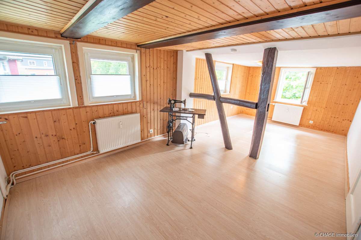 Immobilie in Hameln - Idyllisches Zwei-/Dreifamilienhaus in Waldrandlage - Wohnen oder Vermieten in Hameln, Bannensiek! - Bild 2