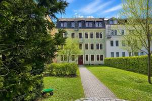 VERMIETETE 3-RAUM WOHNUNG IM 1. OBERGESCHOSS