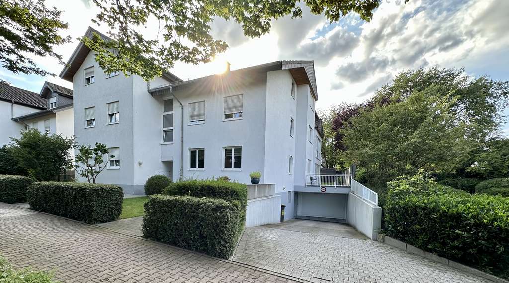 Helle 3-Zimmer-Wohnung mit großer Terasse und Garten in ABSOLUTER BESTLAGE! (BUCHRAIN)