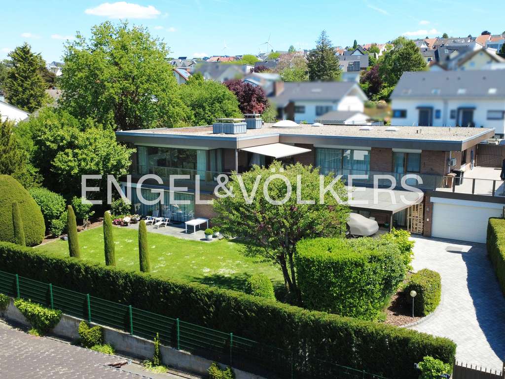 Immobilie in Nieder-Olm - Imposante Unternehmervilla mit Traumblick - Bild 0