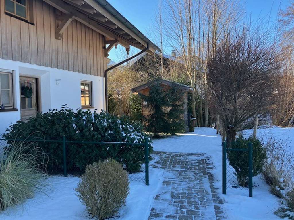 Immobilie in Aschau im Chiemgau - Hochwertige DHH in traumhafter Lage - Bild 0