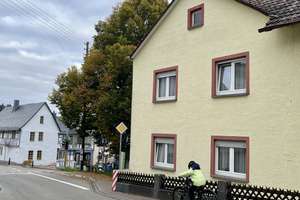 Großzügiges Einfamilienhaus mit sehr guter Verkehrsanbindung in Hünstetten-Wallrabenstein – Die vollständige Adresse der Immobilie erhältst du vom Anbieter., 65510 Hünstetten – Vorschaubild 1