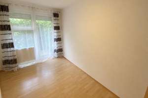Helle 2-ZKB Whg. mit sonniger gr. Terrasse und toller EBK! – 93053 Kasernenviertel, Regensburg – Vorschaubild 3