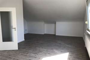 Schöne 2-Zimmer-DG-Wohnung in Düsseldorf-Unterbach – Die vollständige Adresse der Immobilie erhältst du vom Anbieter., 40627 Unterbach, Düsseldorf – Vorschaubild 2