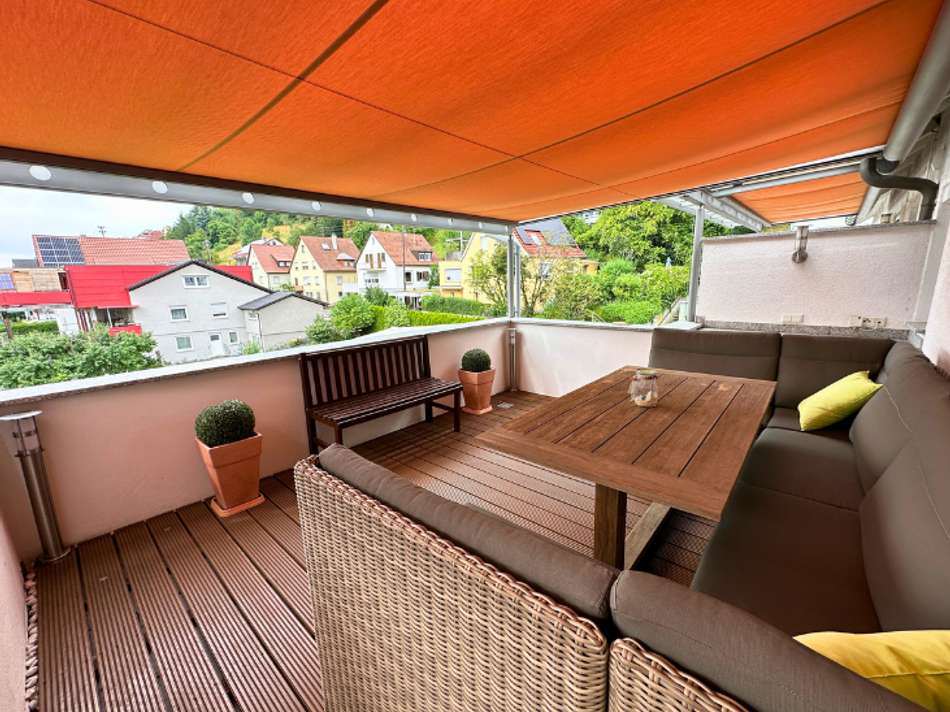 Terrasse mit elekt. Markise