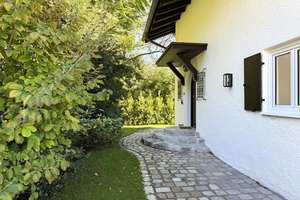 Garmisch-Partenkirchen - stilvolles Landhaus mit Bergblick und Garage – Die vollständige Adresse der Immobilie erhältst du vom Anbieter., 82467 Garmisch-Partenkirchen – Vorschaubild 3