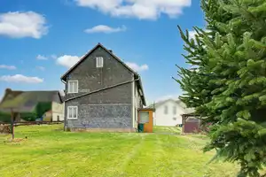 Geräumiges Wohnhaus (ehem. Bauernhaus) mit hübschem Gartengrundstück und Blick auf Wiesen und Felder – Altenkirchen (Westerwald) (Kreis) – Vorschaubild 3