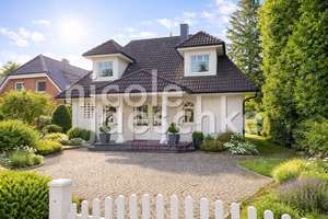 Grüne Oase / Villa mit tollem Grundstück