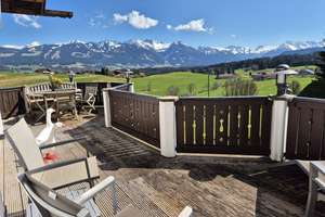 Bergpanorama & Altbaucharme PUR - Traumhaftes Anwesen in Alleinlage von Ofterschwang im Oberallgäu – Die vollständige Adresse der Immobilie erhältst du vom Anbieter., 87527 Ofterschwang – Vorschaubild 2
