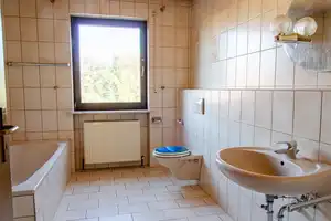 Einfamilienhaus mit 244 m², Nebengebäuden und viel Potenzial in ländlicher Lage – Amberg-Sulzbach (Kreis) – Vorschaubild 23