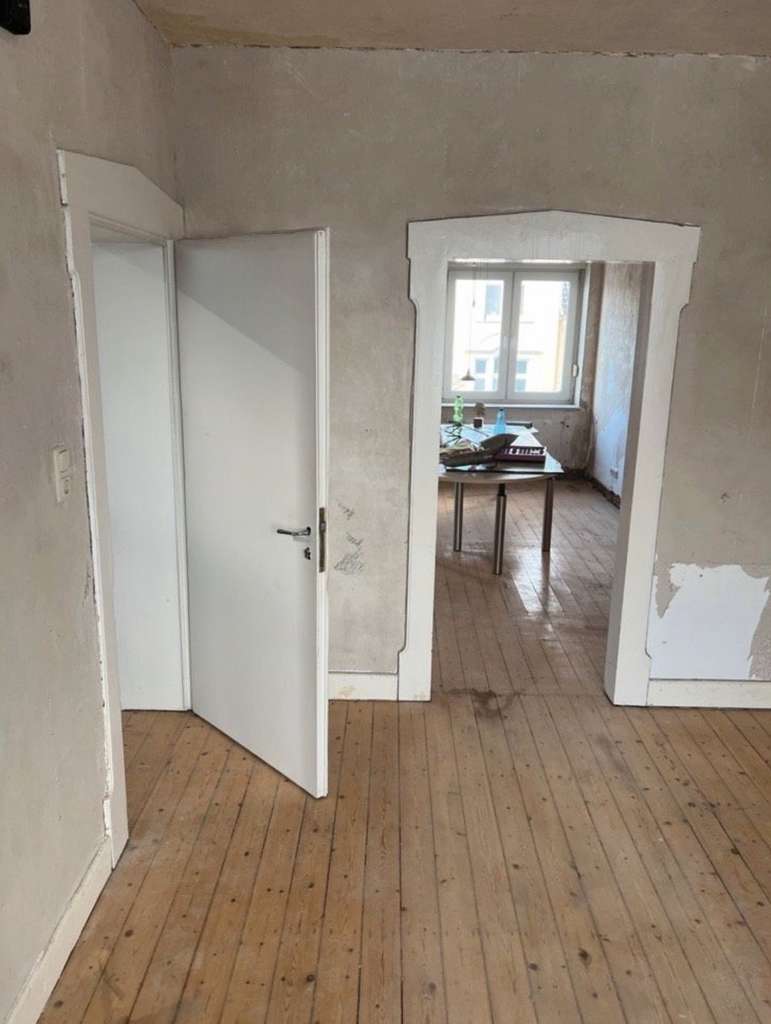 Immobilie in Bad Salzuflen - Altbauvilla (Doppelhaushälfte) mit Garten, 3 Stellplätzen und Ausbaupotenzial in zentraler Lage - Bild 4