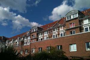 1-Zimmer Wohnung, uninah, möbliert, im 3. OG mit TG-Stellplatz in Düsseldorf-Wersten