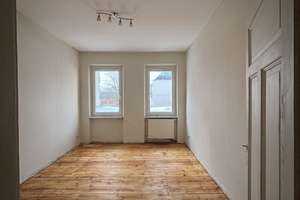 Sehr schöne, helle 2 Zi Whg mit original Massivholzdielen und EBK zu vermieten – Turnstraße 5, 90763 Nördliche Südstadt, Fürth – Vorschaubild 1