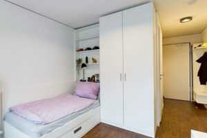 Modernisierte 1-Zimmer-Wohnung mit Einbauküche in München – Resi-Huber-Platz 1, 81371 München – Vorschaubild 1