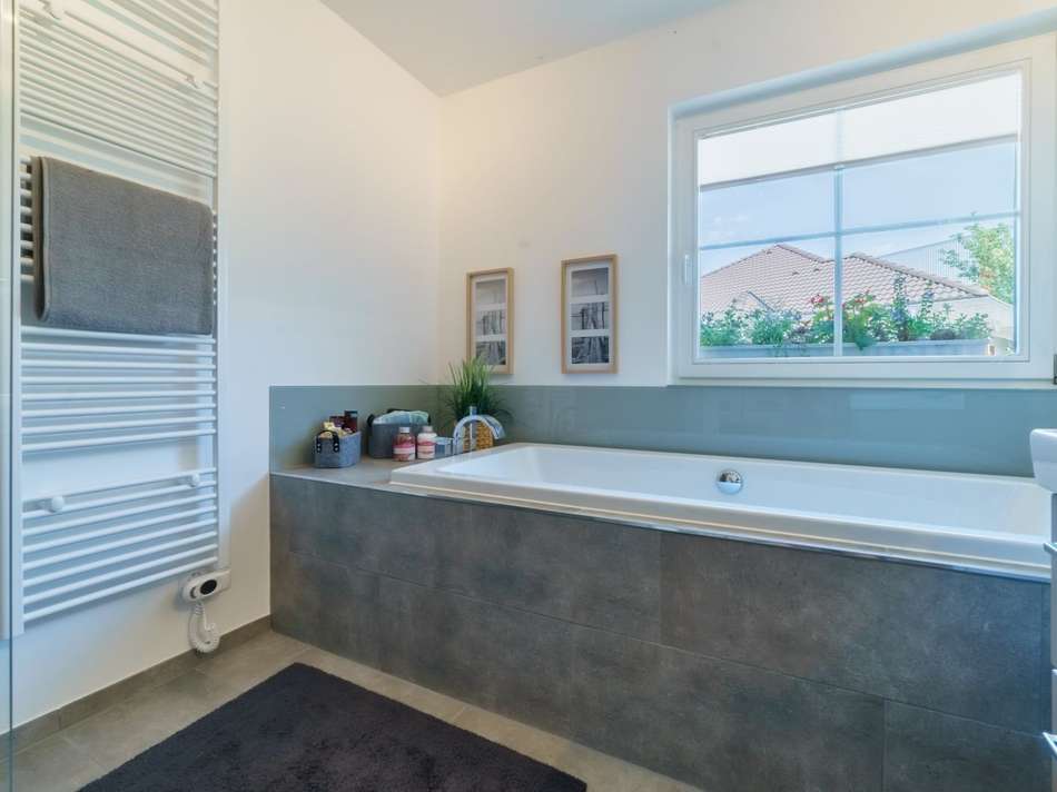 Modernes Wellness-Badezimmer