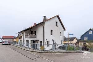 Schönes Zuhause mit Potenzial für die Familie | teilrenovierte Doppelhaushälfte in Laufenburg – Grunholzer Straße 12, 79725 Laufenburg (Baden) – Vorschaubild 2