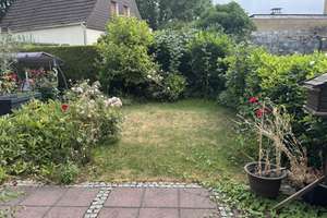 Familienfreundliches Reihenmittelhaus mit Garten, Kamin und Garage in schöner Wohnlage von Wickede – 44319 Wickede, Dortmund – Vorschaubild 3