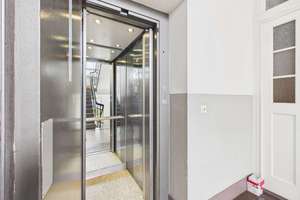 Stilvolle 4-Zimmer-Altbauwohnung mit zwei Balkonen, Aufzug und außergewöhnlichem Raumgefühl – Die vollständige Adresse der Immobilie erhältst du vom Anbieter., 76185 Weststadt, Karlsruhe – Vorschaubild 27