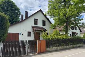 Provisionsfrei - Charmantes Einfamilienhaus mit Südgarten und Gestaltungspotenzial in Großhadern